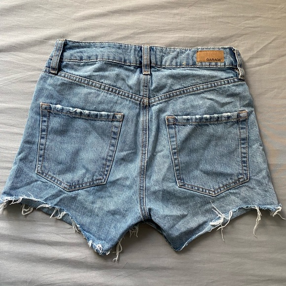 Garage Shorts - Picture 2 of 3